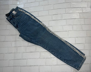 High Waist Jeans w/ Fray Details
