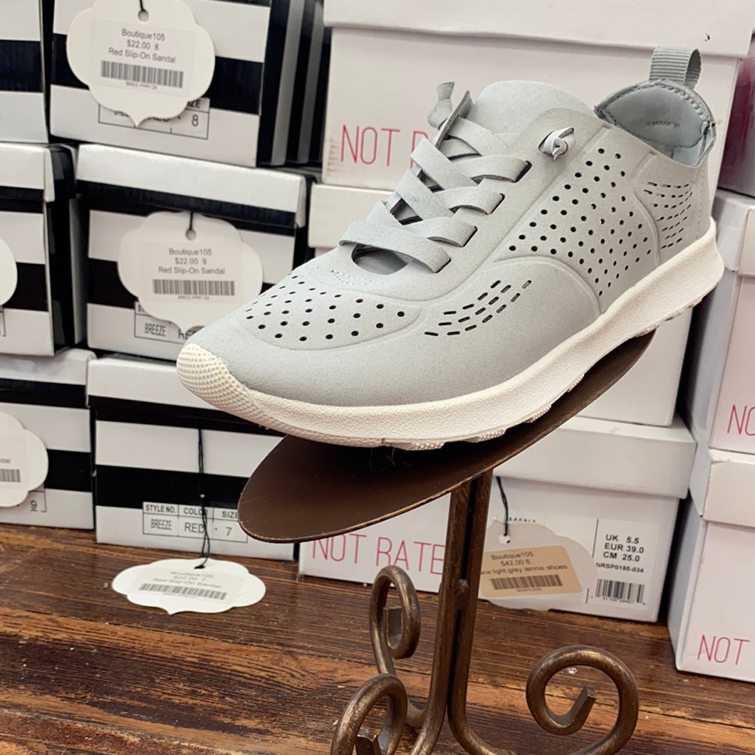 Mana light grey tennis shoes